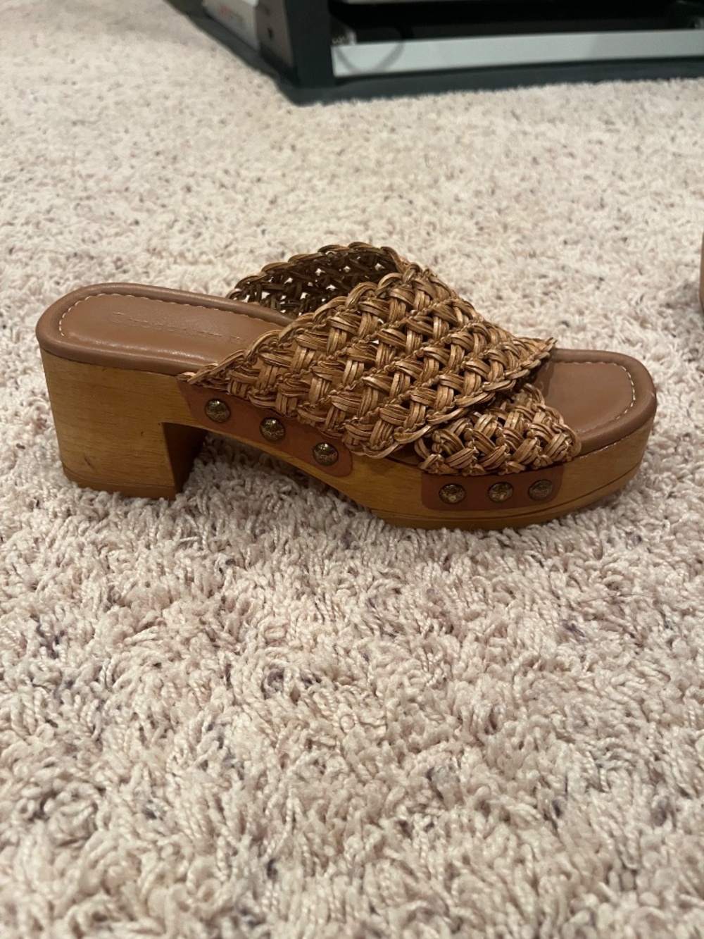 Chocolat Blu Dawn Platform Slide Sandal - Picture 7 of 14